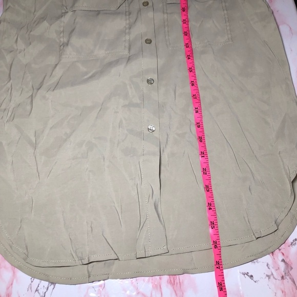 Max Studio Women's Tab Sleeve Button Front Blouse size XS - Picture 8 of 8